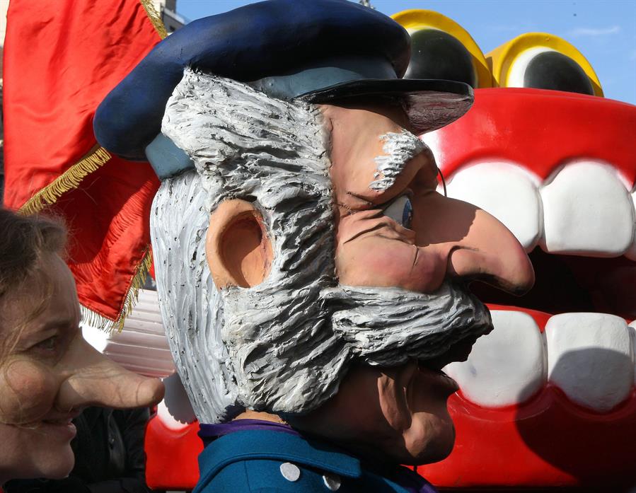 EsMONTALBAN's tweet image. Expresiones “¡de narices!” ¿Quieres saber cuándo utilizarlas?
¡Mira este post!. Nivel Avanzado: C1 #LearnSpanish #PracticaEspañol 👉ow.ly/xPAg50ywnas