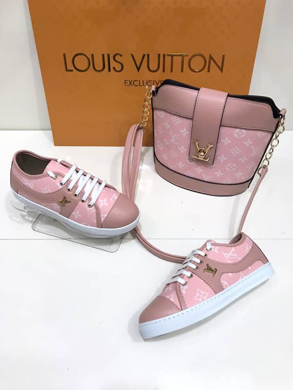 AffairsStore's tweet photo. Louis Vuitton inspired shoe and bag combo 

Order, pay and receive and thank me later.

For order and delivery holla us on 
0905 603 8977 

We deliver worldwide (T&amp;C applies)🔥🔥🔥
#legitvendorsng #fashionslayers #slayersonly #Louisvuitton #jacbellmedia https://t.co/suDcjSVyNf