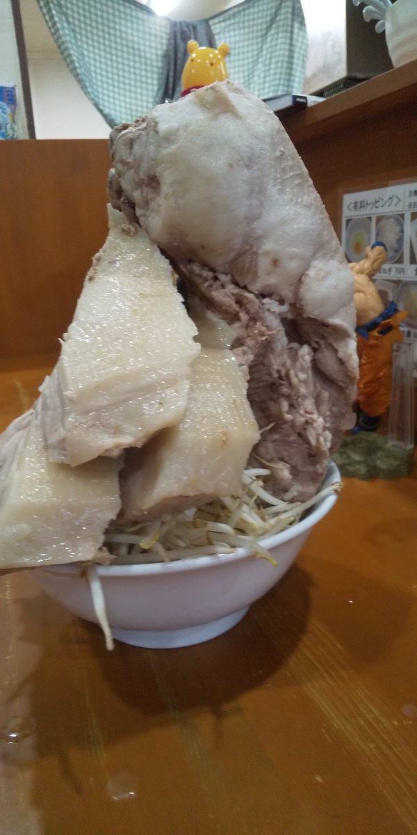 あまりにもインパクトの強すぎるラーメンが販売されてしまう その名も アルマゲドン 写真は小さいですがで草 ラーメンとは一体 哲学 Togetter