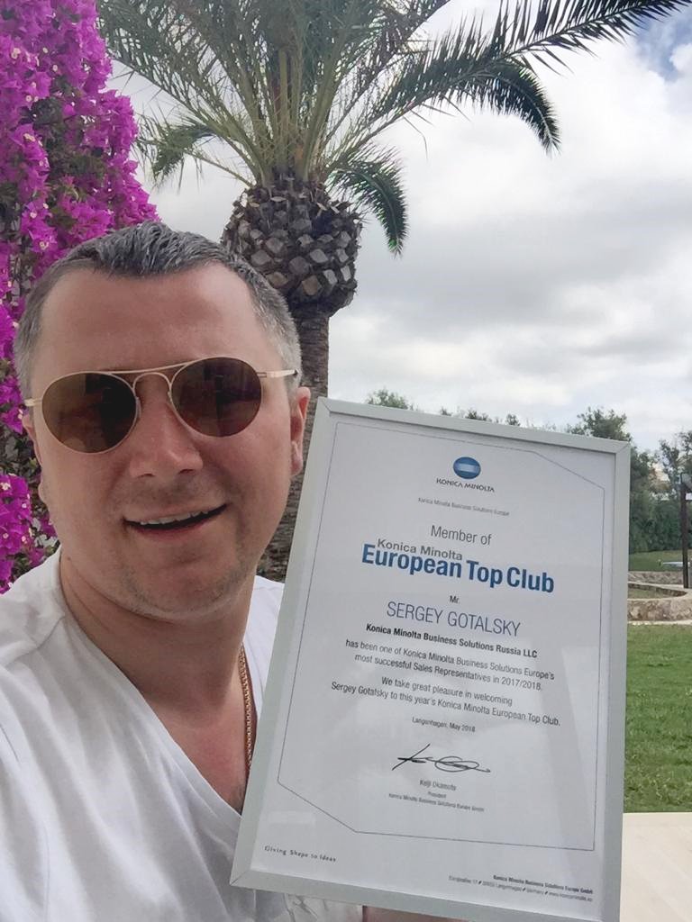 KonicaMinoltaRu's tweet photo. Когда привык часто переезжать и менять работу – бывает сложно остаться в одном коллективе надолго. Но для Сергея Готальского, руководителя офиса компании в Северо-Западном регионе, серьезных аргументов в пользу #KonicaMinolta набралось достаточно: https://t.co/gX8VttQDHT https://t.co/LTEfvPgpMo
