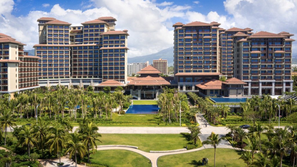 HwebMedia's tweet photo. HNH Narada Sanya Bay Resort🤍#Sanya  
The hotel is located in the center of Sanya, close to the #airport and the station. Especially,the hotel has a #Li nationality‘s buffet , which will give you a taste of the #authentic flavor.🌮
#China #Hainan #ExploreSanya https://t.co/CYDLoAwbpu