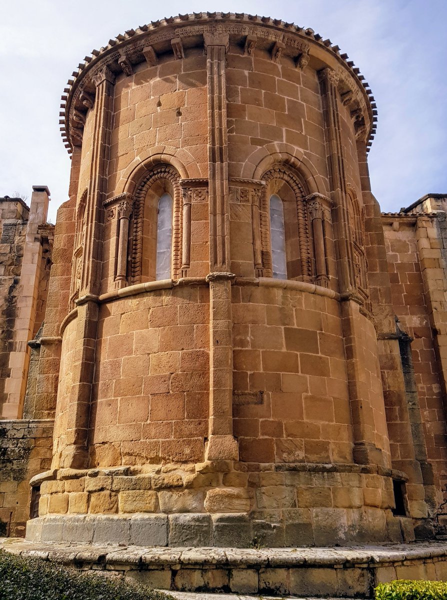 San Juan de Rabanera sufrió  transformaciones a lo largo del periodo barroco.Afortunadamente las últimas restauraciones llevadas a cabo a principios y mediados del siglo XX  lograron devolver en gran parte su esencia y pureza #románica.
Monumento Nacional en 1929 y BIC en 2000.