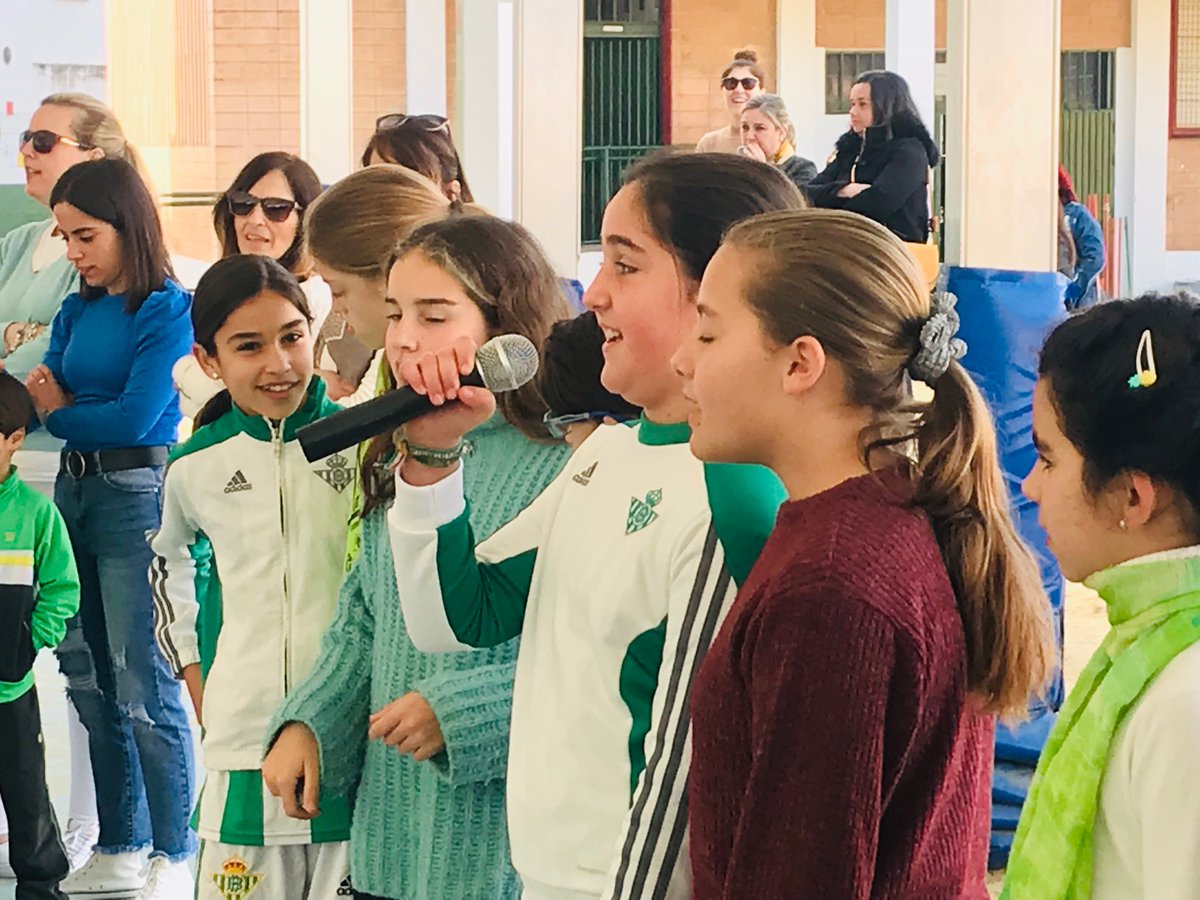 ceiplaesperanza's tweet image. Hemos celebrado el #DíadeAndalucía con juegos, deportes, música y poesía. Nos encanta nuestra tierra. Nos encanta Andalucía. ¡Feliz día a todos! #28F @EducaAnd