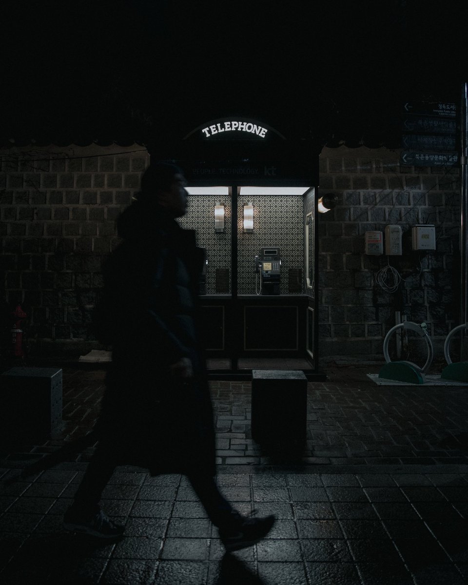 leeyikkeat's tweet photo. The cinematic telephone booth https://t.co/KbE5MPlrST
