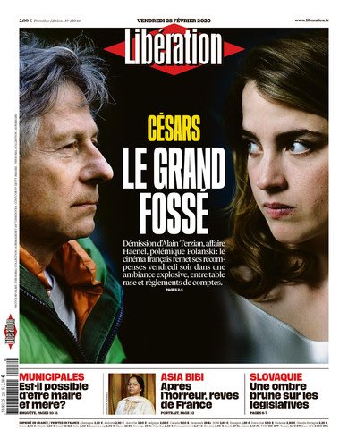 NousToutesOrg's tweet photo. On ne sait pas comment vous le dire @libe. Cette couverture est une honte. Mettre face à face un pédocriminel quasi souriant et une victime de violence énervée. Parler de « règlements de comptes ». 
Mais qui a pu valider une telle "Une" sérieusement ? https://t.co/Lf2Eak07Ow