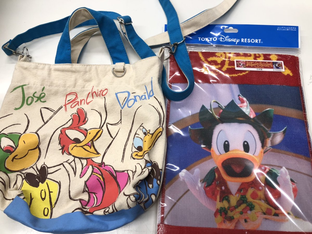 K Books 芸能館 V Twitter テーブル イズ ウェイティング ロングフェイスタオルと三人の騎士ショルダーバッグが入荷 ディズニー実写グッズ買取大歓迎です Kbooks