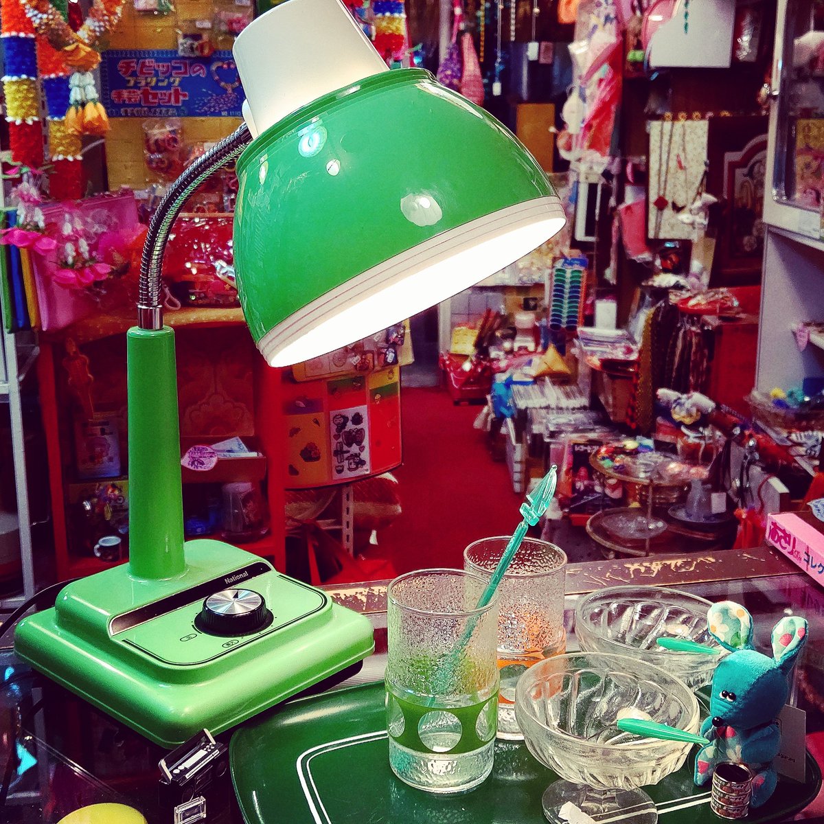 Uzivatel グランプリーズ 高円寺 Na Twitteru 新入荷 昭和レトロ 新生活応援 レトロポップな緑のデスクライト入荷しております うーんなんともたまらないかわいさですね お部屋のアクセントになりそう 東京 高円寺 昭和レトロ レトロポップ 雑貨