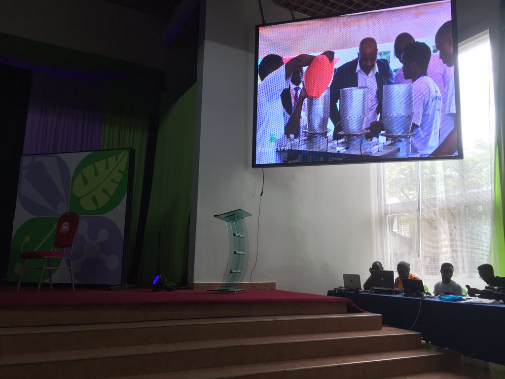 deriz_antoney's tweet photo. #vendigrain
#JKUATTechExpo10 thatโs us on the big screen @realRuto @ProtusCarrilus https://t.co/8p2WFSBRcC