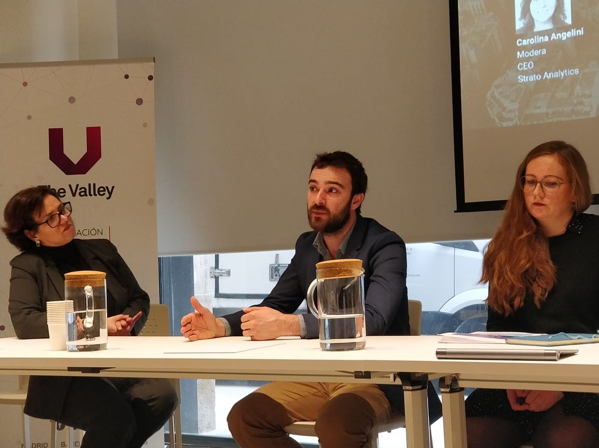 frizbitpush's tweet photo. The past three days we had the pleasure to participate in the #retailtechspirit event. @ata_gur, participated in a panel talk on “Driving Value to E-commerce” and gave a presentation about “How to do Retargeting without Ads”. Thanks to everyone that was part of this event! https://t.co/C1L4mnCGcP
