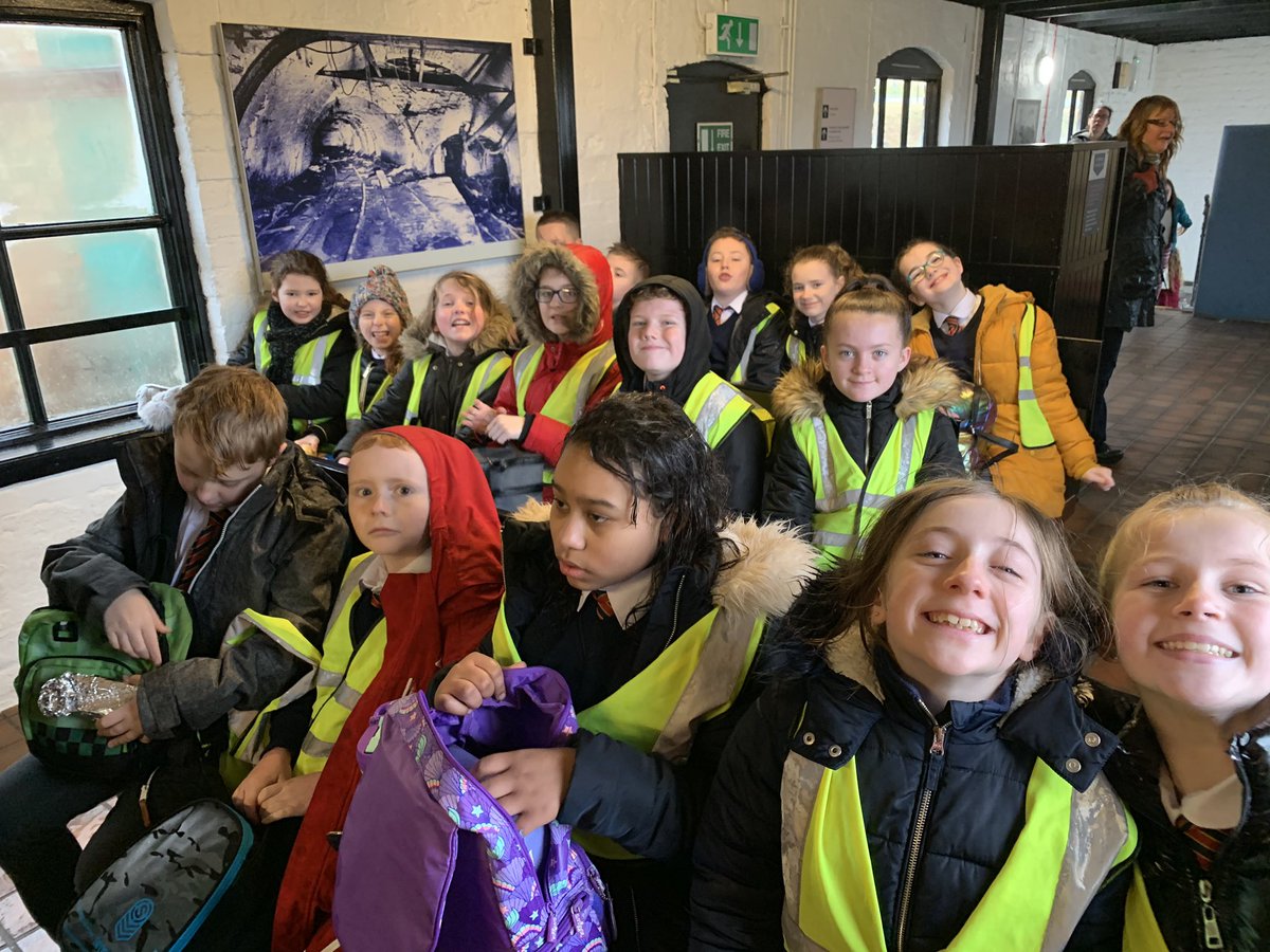 stmellonsprm's tweet photo. Class 4 waiting to go down the pit #BigPit #WelshMining #EhicalInformedCitizens @BigPitMuseum https://t.co/d5FJHZzhG8