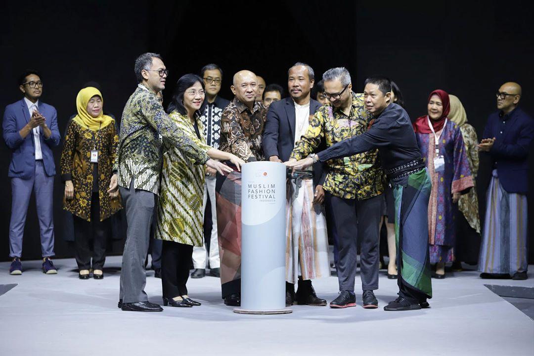 ardanradio's tweet photo. Muslim Fashion Festival 2020 sukses menarik antusiasme pengunjung mencapai 54.671 loh! Acara ini diselenggarakan selama 4 hari, 20-23 Februari 2020 di Jakarta Convention Center.
Buat kamu yg belum sempet dateng, semoga di tahun berikutnya bisa berpartisipasi ya!
#MUFFEST2020 https://t.co/62sxHuEySi