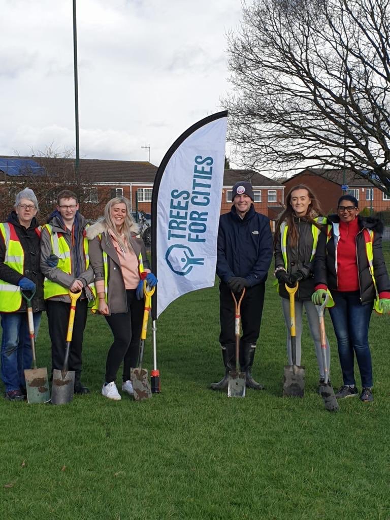 This week members of the team from Bulwell helped to plant 1300 trees at Southglade park! Great to be involved in a sustainable project 🌳😀👍