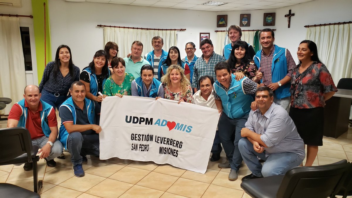Laura_Noremberg's tweet photo. Excelente Reunión Informativa #SanPedro con Presencia del #SecretGral d @udpm_misiones y Miembro de CD
Un gusto Escucharlos #Gracias Siempre Bienvenidos 👏👏👏 @BoveroEdith @robertoadrian82 @ANIBALGURAWSKI @fabianchilipank @GuiyeCarrizo @HctorMontejano6 @Mateo52367475 https://t.co/B1jgJ6y5ss