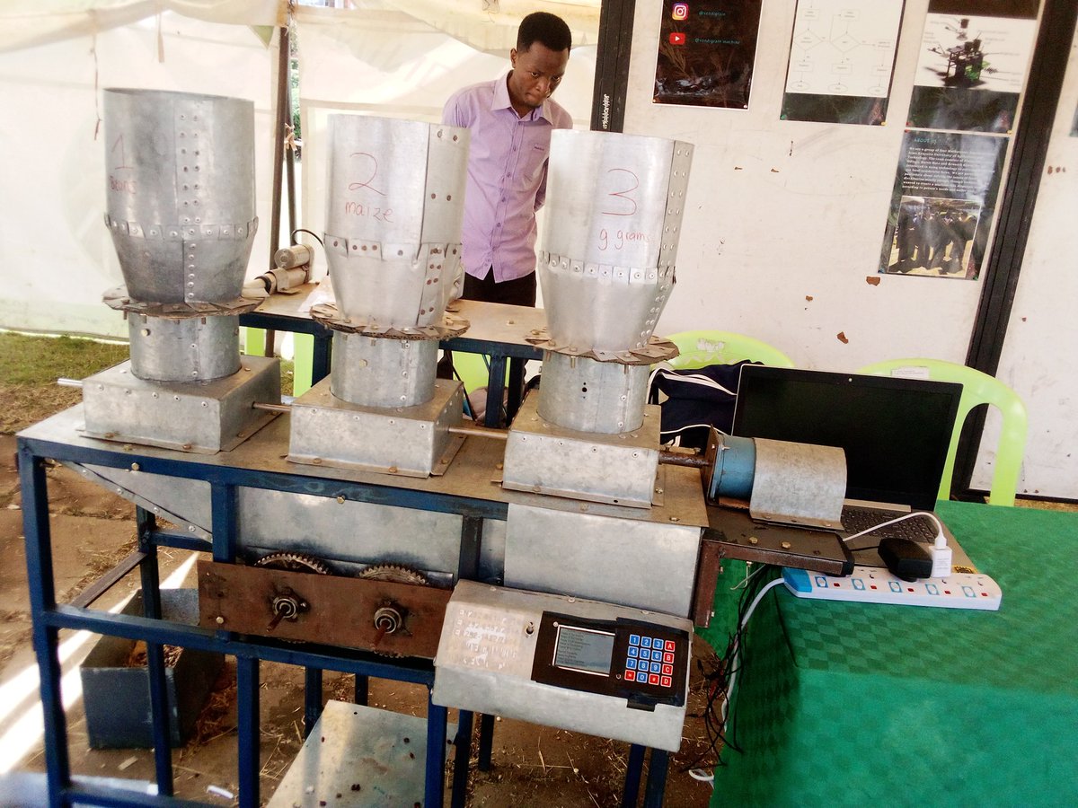 Eddiest_Ke's tweet photo. Mechatronic Engineering students from @DiscoverJkuat came up with the #vendigrain to help humanity. Food security at #TechExpo10 https://t.co/4R8IZ65BQ2