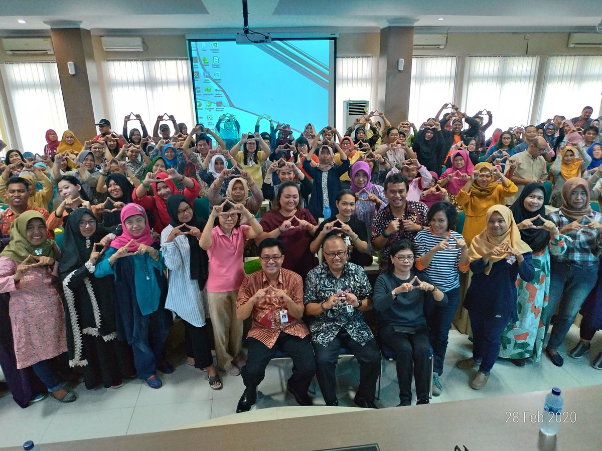 dinkopjateng's tweet photo. Wooww.... Antusias pelaku UMKM mengikuti acara NGUCING mmg ππ
Siang ini digelar di Ruang Gatot Kaca @dinkopjateng dg tema Produk Sehat, Omset meningkat narsum dr. Noegroho Edy Rijanto, M.Kes dari @dkksemarang dan Riza Radianto praktisi
@ganjarpranowo
#Ngucing
#UmkmNaikKelas https://t.co/JynIYg0x7B