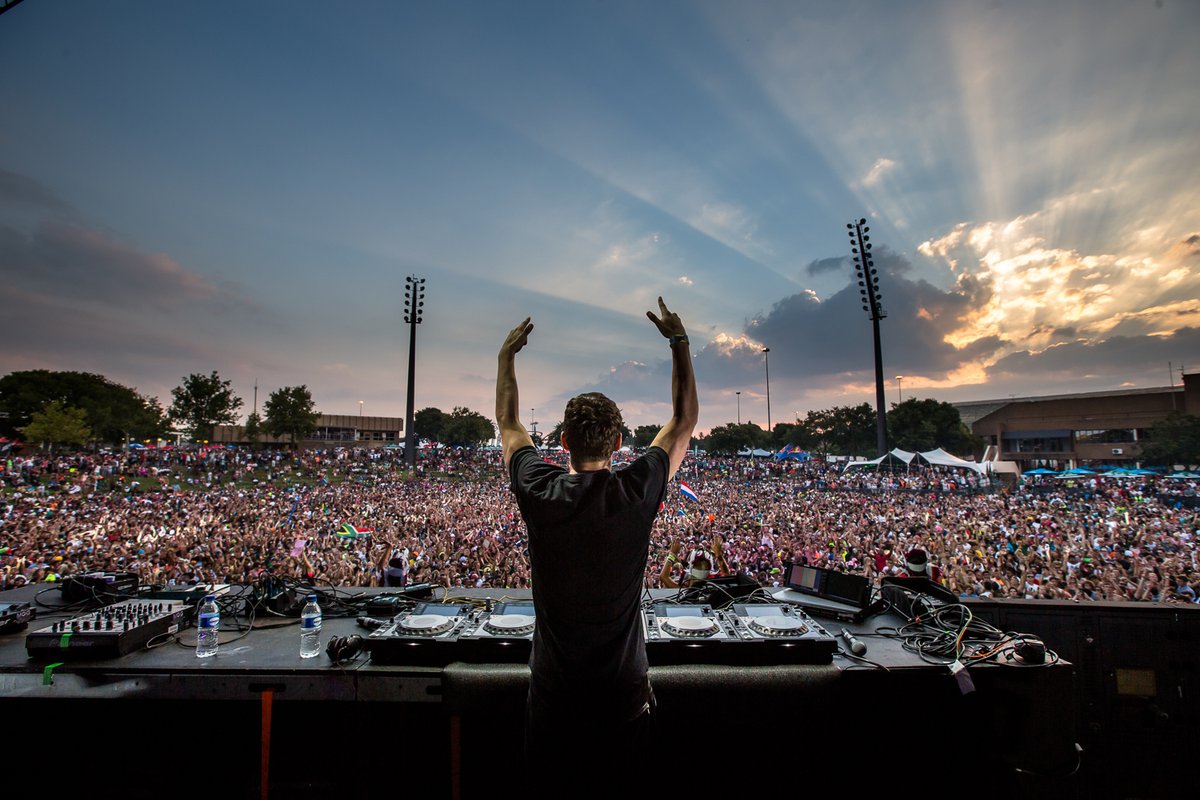 MobileMediaMob's tweet photo. We’re always up for a party, especially when we get to shoot, select and edit all the content for it. This one was way back in 2014 for @ultrasouthafrica
Read the Case Study - link in bio - https://t.co/LctJjDs0kc
#ULTRAfestival #ULTRASouthAfrica #MMMob #MobileMediaMob https://t.co/VhTOZvctB4