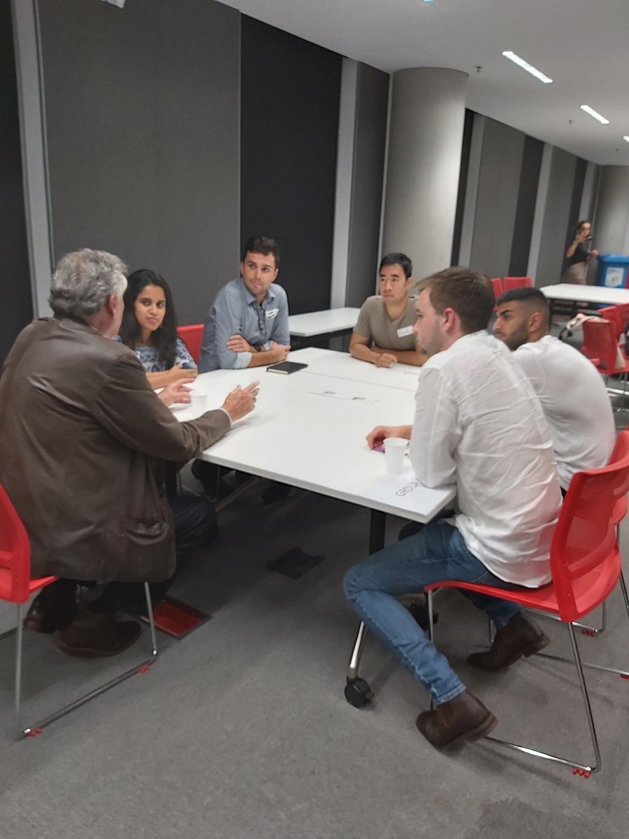 The Intro to Surgery break sessions are in full swing. #surgery #medtwitter