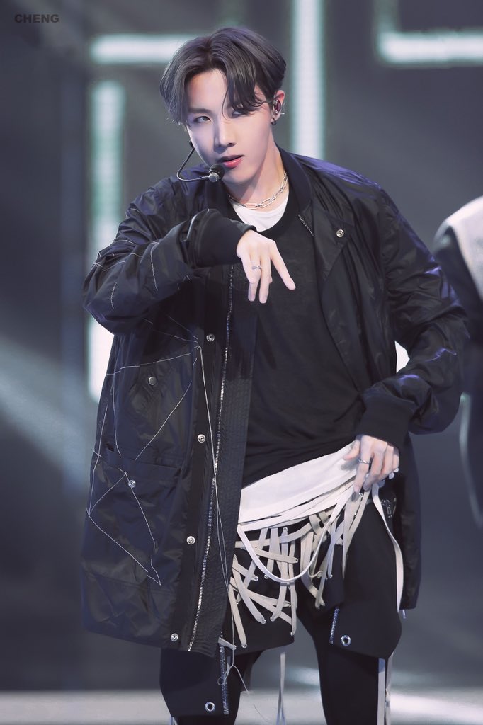 CHENGLIXIANYA's tweet photo. Kill me 

#JHOPE #제이홉 #HOBI #HOSEOK https://t.co/Xnt7JS9Dyk