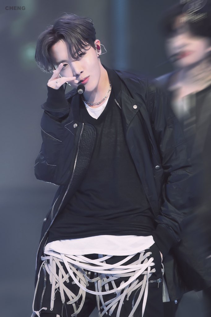CHENGLIXIANYA's tweet photo. Kill me 

#JHOPE #제이홉 #HOBI #HOSEOK https://t.co/Xnt7JS9Dyk