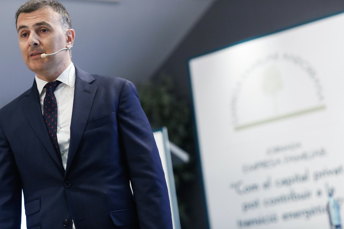 GovernAndorra's tweet photo. 'Com el capital privat pot contribuir a la transició energètica?' La ministra de Medi Ambient, Agricultura i Sostenibilitat, @scalvoarmengol, i el secretari d'Estat, @MarcRossellSole, expliquen els reptes i oportunitats que presenta la #Litecc a la jornada organitzada per l'EFA https://t.co/eAno6EuXgh