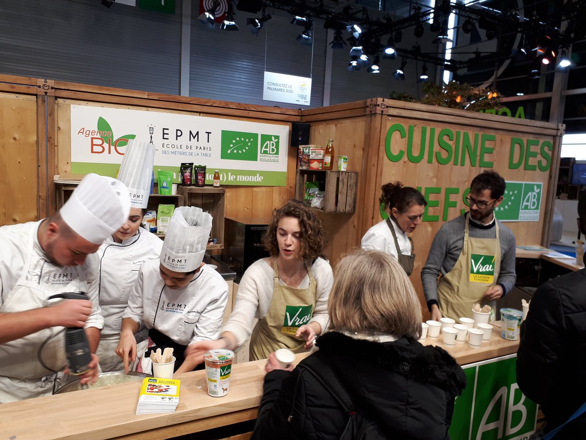 agence_bio's tweet photo. Fromage blanc au lait de brebis, vache et chèvre #bio et granola maison de Dounia à découvrir sur le stand @agriculturebio #SIA2020 #siabio @cniel https://t.co/dbbQjeD3Ct