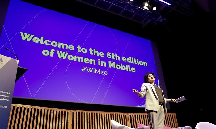 luispardo1's tweet photo. "La inteligencia artificial aprende de los datos que le vamos proporcionando, motivo por el que tiene nuestros mismos sesgos", dijo @sailormerqury en #WiM20 , un evento que apoya la visibilidad de las mujeres en el sector tecnológico.
https://t.co/DPKCgbhuaT
@elEconomistaes https://t.co/H8IbctcQnL