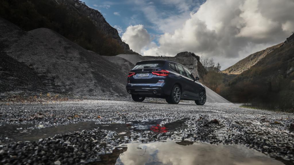 Class-leading aerodynamics. Without limits.
The #BMW X3.

#TheX3