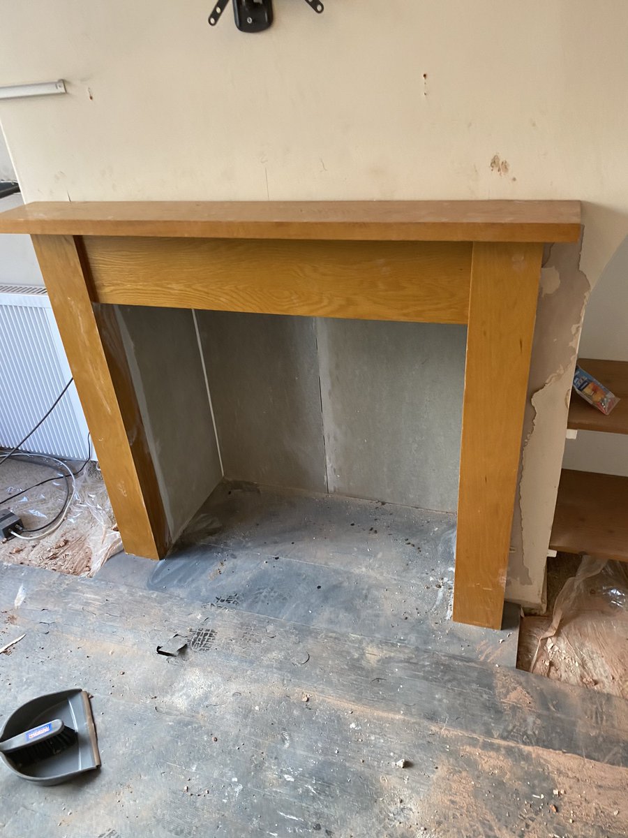 ben_exestoves's tweet image. Mi Fires Skiddaw Completed with enlarged opening Slate Hearth &amp;amp; Pine mantle by Comfort Heating &amp;amp; Stoves @MIFlues_Jason