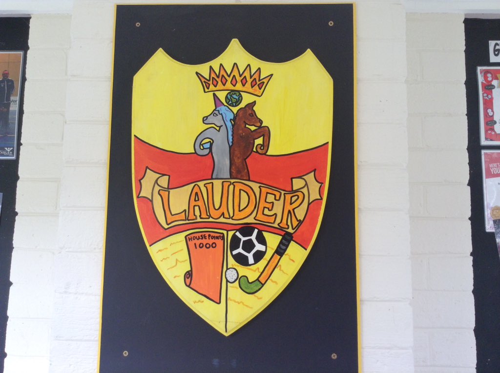 TweedMiddle's tweet photo. This week's housepoint champions https://t.co/Xlj2Wxkpi2