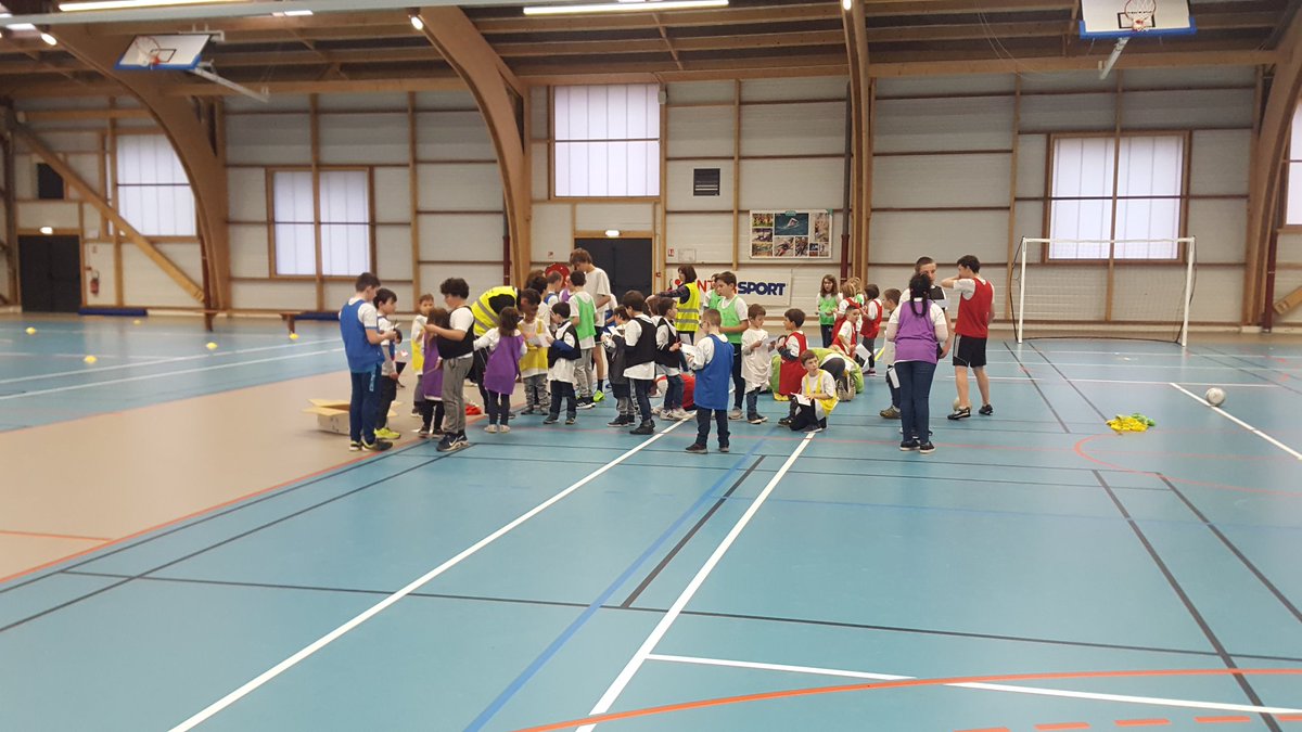 Journée de découverte des pratiques diversifiées avec l'office des sports et des loisirs du pays d'Evran / Dinan Agglomération qui accueille le centre de Loisirs de Pleudihen !!! 
#footdiversifie #unfootballpourtoutesettous
#partage #lescitoyensdedemain 
@LBFoff @district22