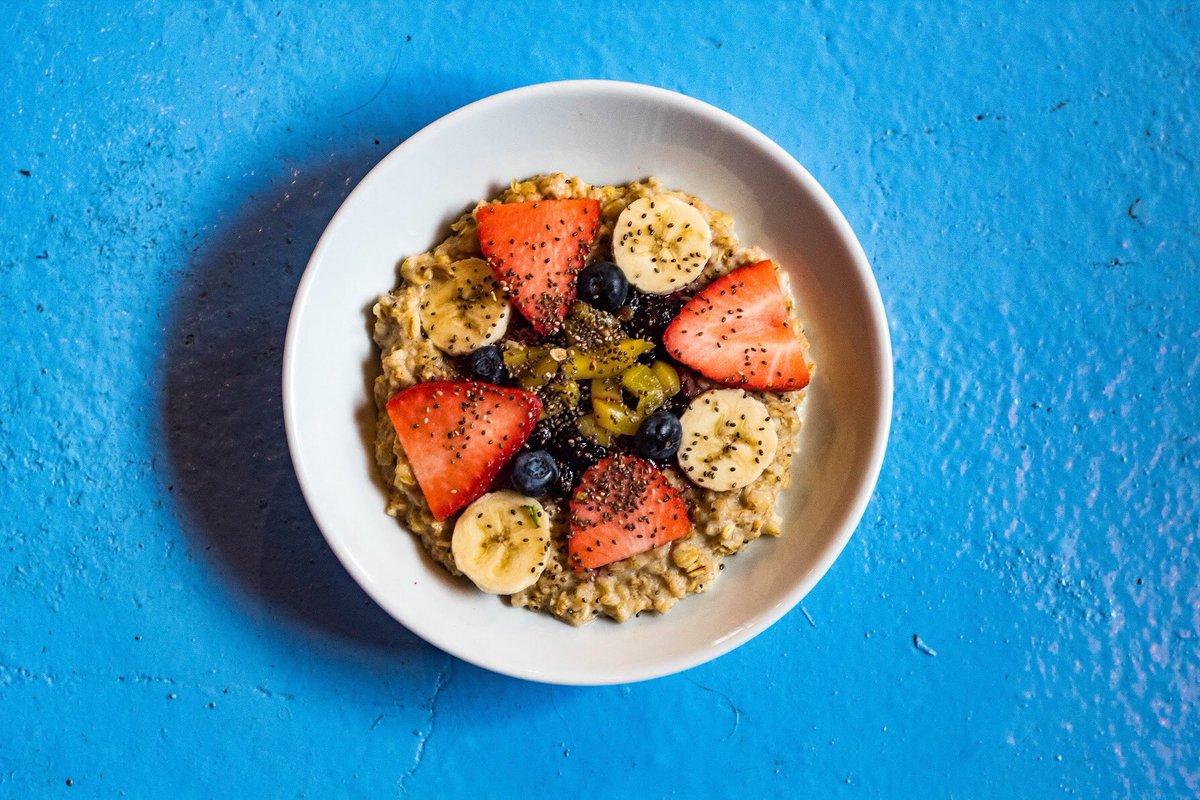 CastleStreetco1's tweet photo. The tricky morning decision about whether to start the day with a meaty fry-up or wholesome oats just got a lot easier. 
CSC porridge - with berry compote, banana, blueberries, spiced
honey and seed mix #pictureperfect 😍🤤 #breakfast #porridge https://t.co/seFYq3KTjO