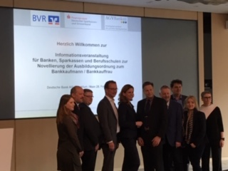 Heute sind wir bei einer spannenden Informationsveranstaltung rund um das Thema neue Ausbildungsverordnung Bankkaufmann / Bankkauffrau 2020 des AGV Banken <a href="/JochenSteinmetz/">Jochen Steinmetz</a> - schaut gerne mal bei uns rein was es so Neues gibt fs.de/aobank