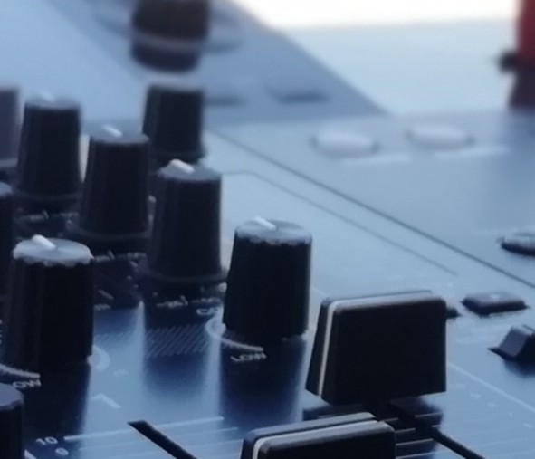 #BeauSundays, Starting at 14h30 until 18h30. Every Sunday, Weather Permitting. #DJLife #Sundaze #LawnGames #BeauConstantia