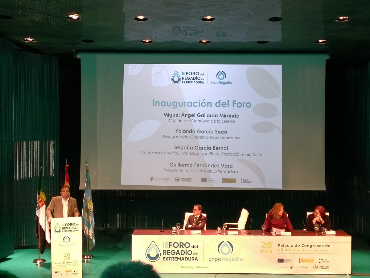 Inauguración del III Foro del Regadío de Extremadura en el Palacio de Congresos de Villanueva de la Serena, con la colaboración del #GrupoTragsa