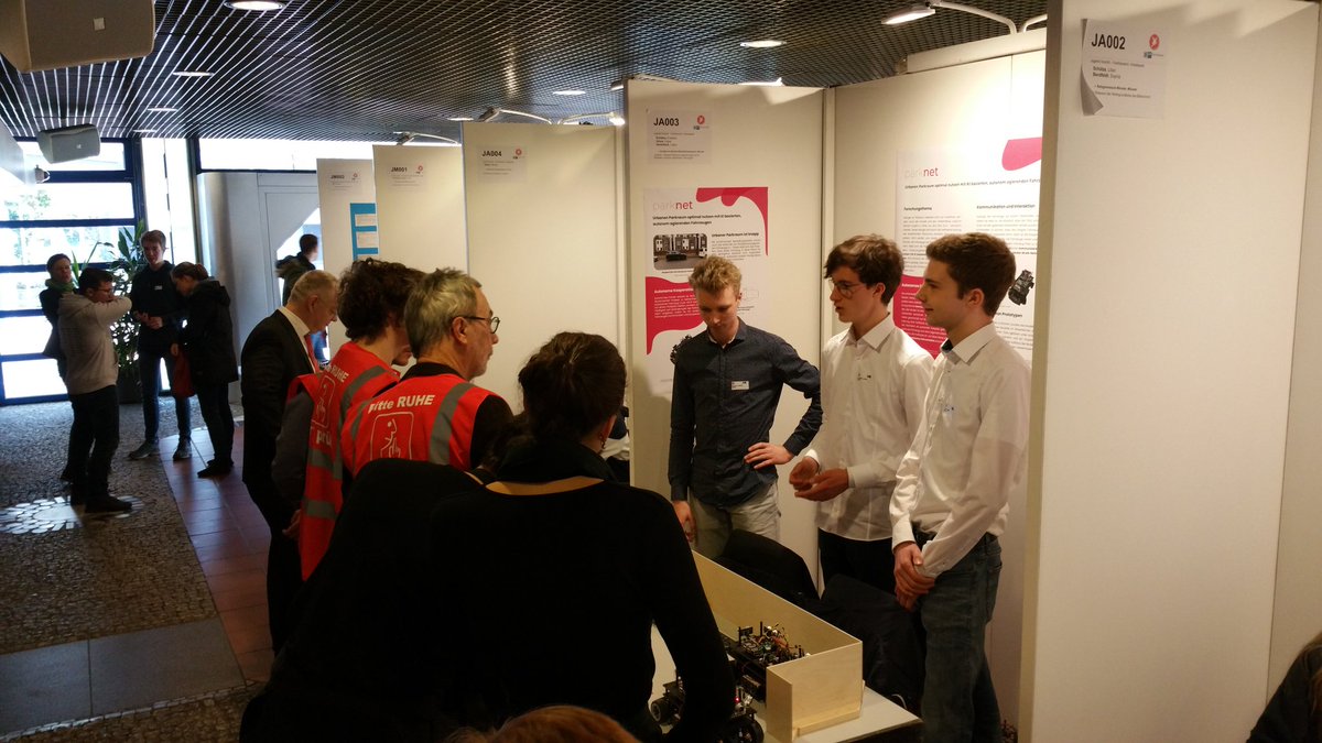 bueddingh's tweet image. Jufo Münster Hiltrup läuft. Spannung steigt. Präsentationen vor der Jury laufen. #jugendforscht @jugend_forscht @IHK_NW @IHK_NRW @BASF_DE #parknet @BezRegMuenster @muenster