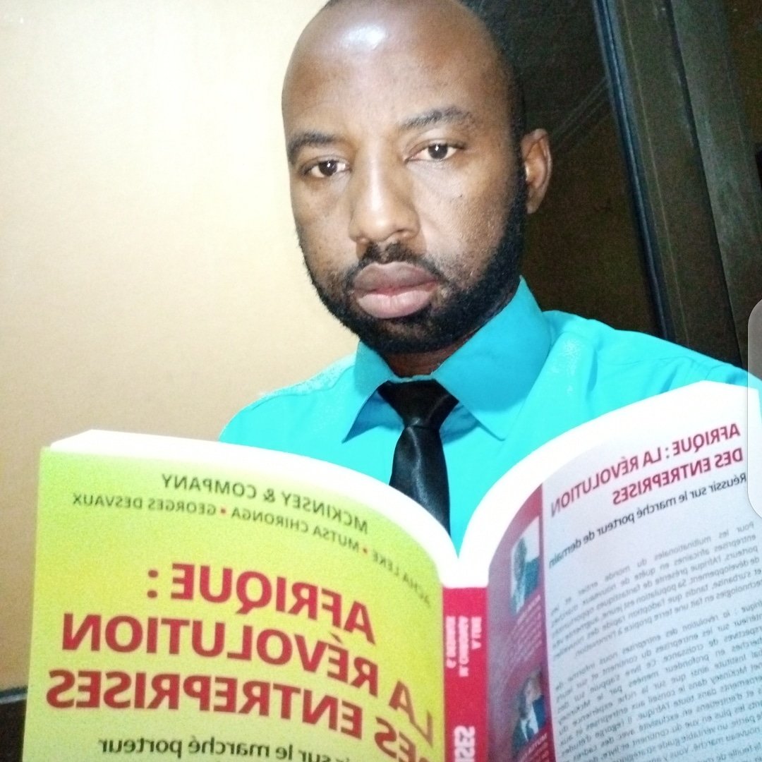 06BOUBA's tweet photo. Mon #Vendredi_Lecture
#AmbassadeurNH
#LecteurNH
#Partage_Lecture
#Afrique : la révolution des #entreprises.J'ai pu acheter ce magnifique #livre à la librairie vie d' impact à Bamako.
📲: + 223 69-50-08-60
#BookBoost #Mali https://t.co/z3L3OxuFDe