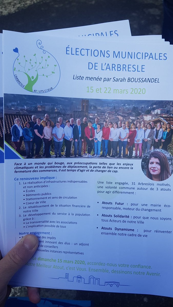 larbresle2020's tweet photo. Ce matin le groupe l'arbresle atouts cœur est sur le marché de l'arbresle.

#larbresleatoutscoeur 
#oncomptesurvous 
#changement 
#notremeilleuratoutcestvous 
#marché
#SarahBoussandel 
#larbresle2020 https://t.co/6UHEgc0G74