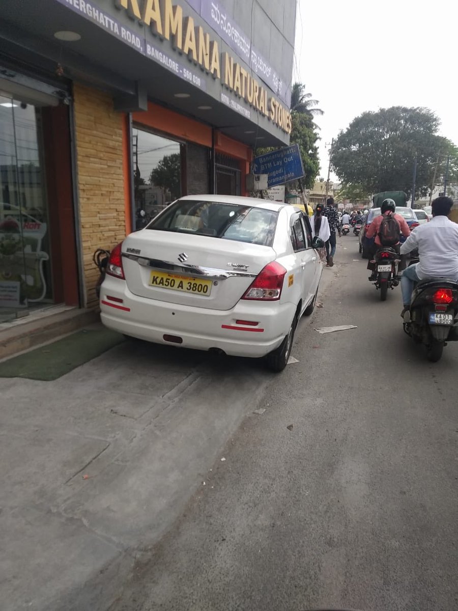 ahuja911's tweet photo. @adugoditraffic1 @blrcitytraffic @BBMPCOMM @micolyttrfps @BengaluruCbd @garden_alfa @adugoditraffic1 @blrcitytraffic Please soon. Parking on footpath continues. https://t.co/HeuMv4CB9a