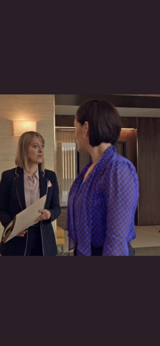 njbeamish's tweet photo. #TheSplit absolutely love Ninas blouse... does anyone know where to buy this? https://t.co/Y7SbR3FowX