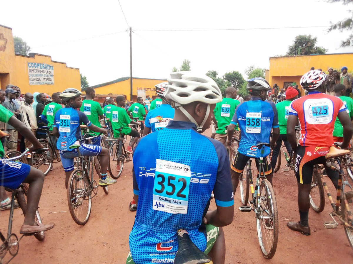 JdlCroix1's tweet photo. None aha abasore n'inkumi  @BureraDistrict muri rya rushanwa ku magare #RugeziCyclingTournment mumaze iminsi mwumva kuri 55 km KIVUYE-BUTARO-BUNGWE.
Haraca uwambaye @Ferwacy @RMbabazi @gatjmv @RwandaLocalGov @ashyaka @Rwandapolice @YouthCultureRW @DeManirafasha @RwandaNorth https://t.co/cEnnNZtS57