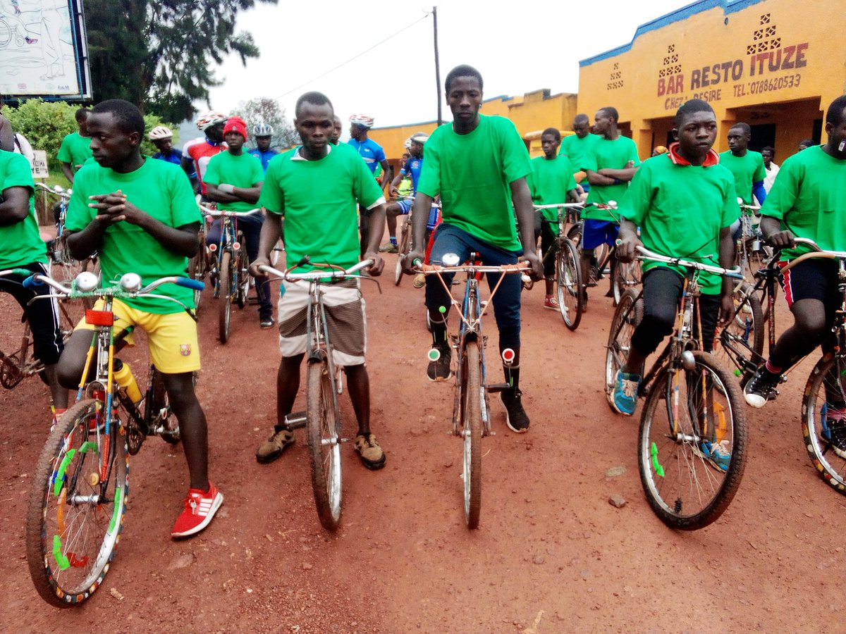 JdlCroix1's tweet photo. None aha abasore n'inkumi  @BureraDistrict muri rya rushanwa ku magare #RugeziCyclingTournment mumaze iminsi mwumva kuri 55 km KIVUYE-BUTARO-BUNGWE.
Haraca uwambaye @Ferwacy @RMbabazi @gatjmv @RwandaLocalGov @ashyaka @Rwandapolice @YouthCultureRW @DeManirafasha @RwandaNorth https://t.co/cEnnNZtS57