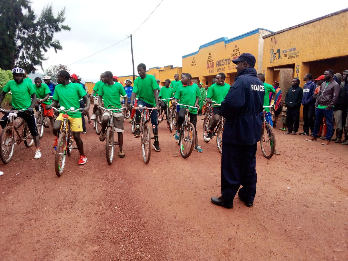 JdlCroix1's tweet photo. None aha abasore n'inkumi  @BureraDistrict muri rya rushanwa ku magare #RugeziCyclingTournment mumaze iminsi mwumva kuri 55 km KIVUYE-BUTARO-BUNGWE.
Haraca uwambaye @Ferwacy @RMbabazi @gatjmv @RwandaLocalGov @ashyaka @Rwandapolice @YouthCultureRW @DeManirafasha @RwandaNorth https://t.co/cEnnNZtS57