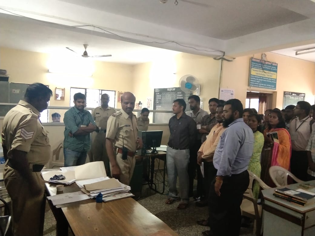 AtiMysuru's tweet photo. Field visit was organised to Kuvempunagara Police Station on 7-1-2020 as a part 187 CFC.
Course Director: Dr. H. M. Sudharshana
#KapilMohanIAS #DirectorGeneral #AdministrativeTrainingInstitute #Mysuru #CommonFoundationCourse #FieldVisit #PoliceStation  #Police #Procedures #187CFC https://t.co/9iFC4iZTPb