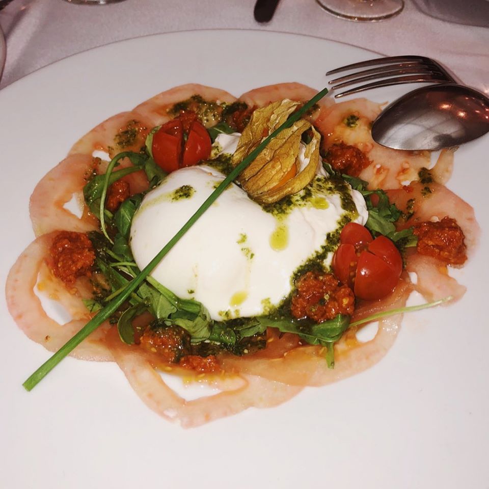 TMAlcobendas's tweet photo. 🍽️ ¿TE GUSTA LA COCINA MEDITERRÁNEA? 
.
.
🚨 #LaBuganvilla: Cocina Mediterránea de Alta Calidad
.
.
⚠️ Cocinan con productos de temporada, para llegar a los paladares más exquisitos de #Alcobendas
.
💯 Calidad en Materias Primas
📍 Lanzarote, 19
.
🔗 https://t.co/fTkLARvP7c https://t.co/thVIL8S92H