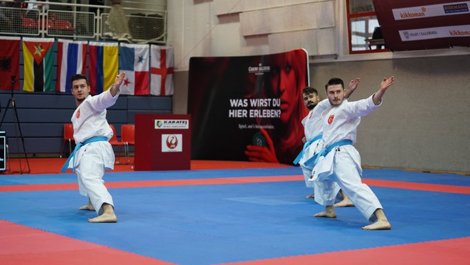 View image on Twitter