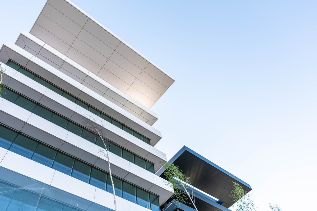 CBRE_es's tweet photo. ¡Seguimos On fire en inversión de oficinas! @blackstone vende a la firma coreana Inmark Asset Management el parque empresarial Helios. Con 34.947 m² diseñados por @FIArchitects, este edificio es la futura sede de @ING_es. @CincoDiascom: https://t.co/LL4KFlRlgh https://t.co/ekxkr65xFh