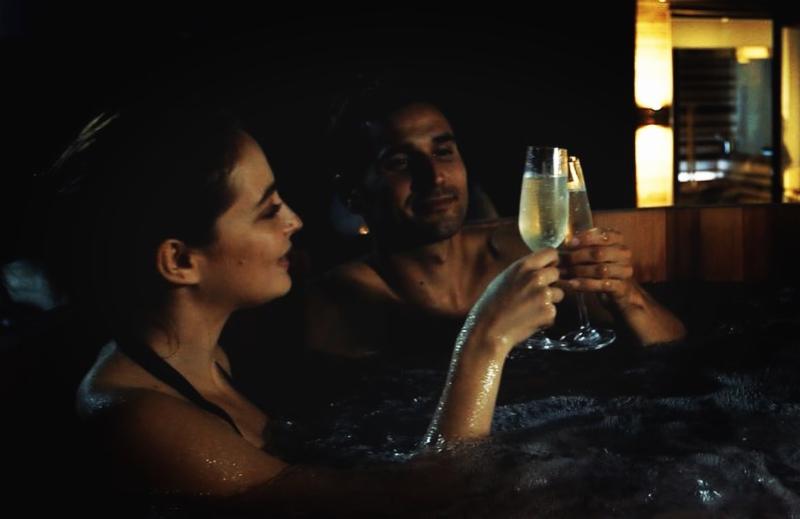 fishmorehall's tweet image. Just tonight and tomorrow night left on our #RomanticEscape #ValentinesBreak #ValentinesDinner.  Why not #treatyourself this weekend, its been a long winter... Dinner from �55 with complimentary pink fizz and ribbon tied single rose.  Call 01584875148 conta.cc/2RH0Pjj