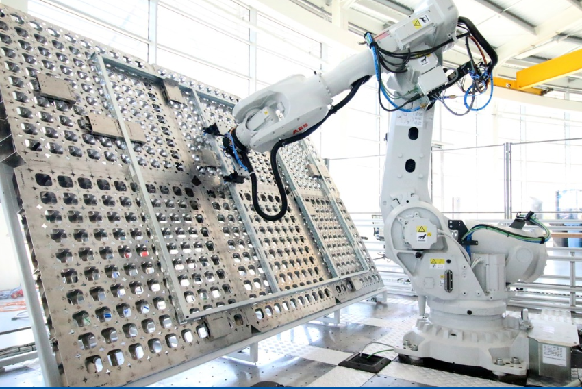 Smart robotics and #automation to improve productivity in offshore wind. Learn more at powerengineeringint.com/2020/02/04/sma… #Engineering