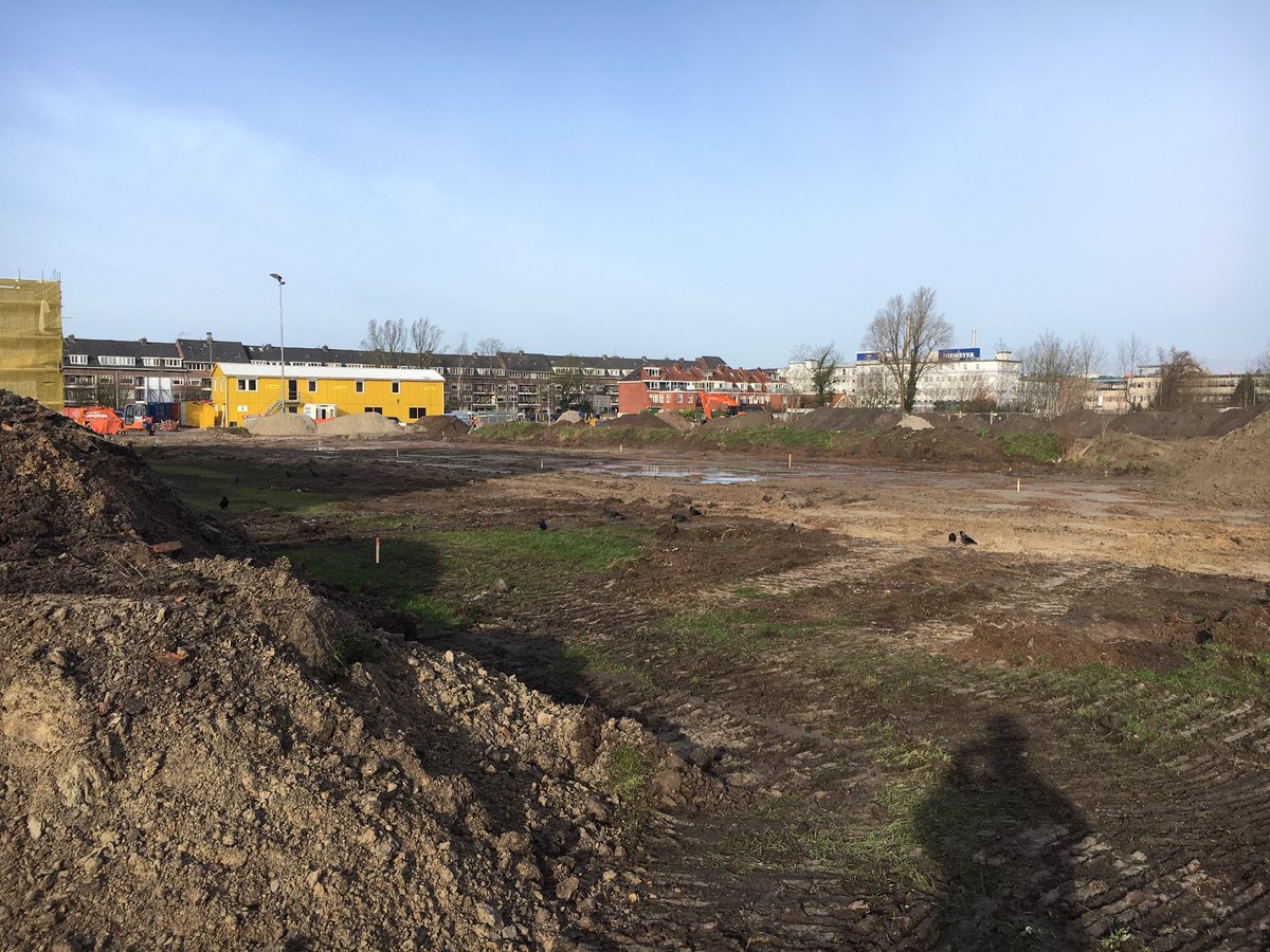 RJN77's tweet image. Gestart met het grondwerk bij nieuwbouw blok 4 Grunobuurt Groningen. @Trebbe1911 bouwt hier 107 appartementen voor @Nijestee.
