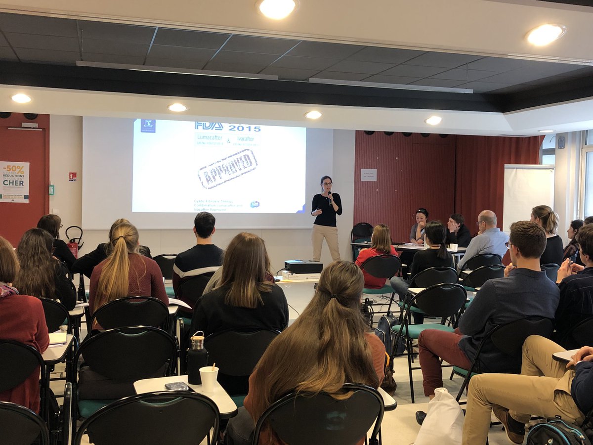 vaincrelamuco's tweet photo. [#MUCORecherche] #EYIM2020
La #pharmacocinétique (PK) est le processus qui suit 1 molécule après son administration dans l’organisme. Elena Schneider-Futschik étudie la PK pour les molécules Ivacaftor-Lumacaftor (Orkambi) et observe une variabilité entre patients @unimelb @nhmrc https://t.co/il1inqPlmw